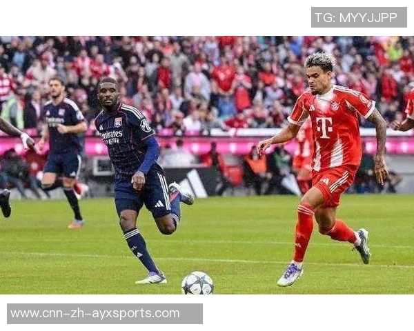 拜仁球员凯恩迪亚斯杰克逊齐聚慕尼黑啤酒节欢庆盛宴