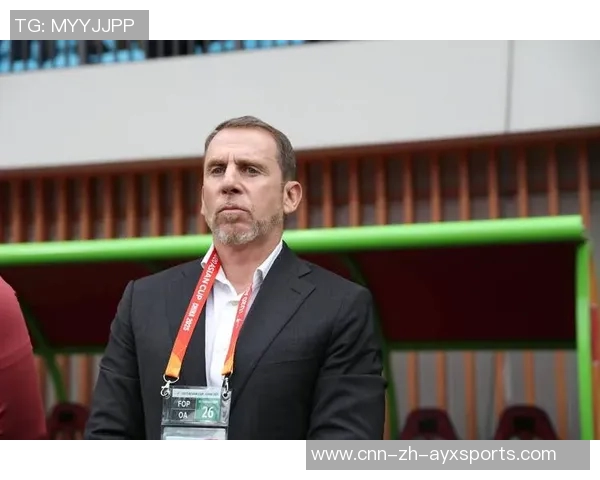 塞尔维亚教练团队深入绿军学习提升球员服务与教练协作效率